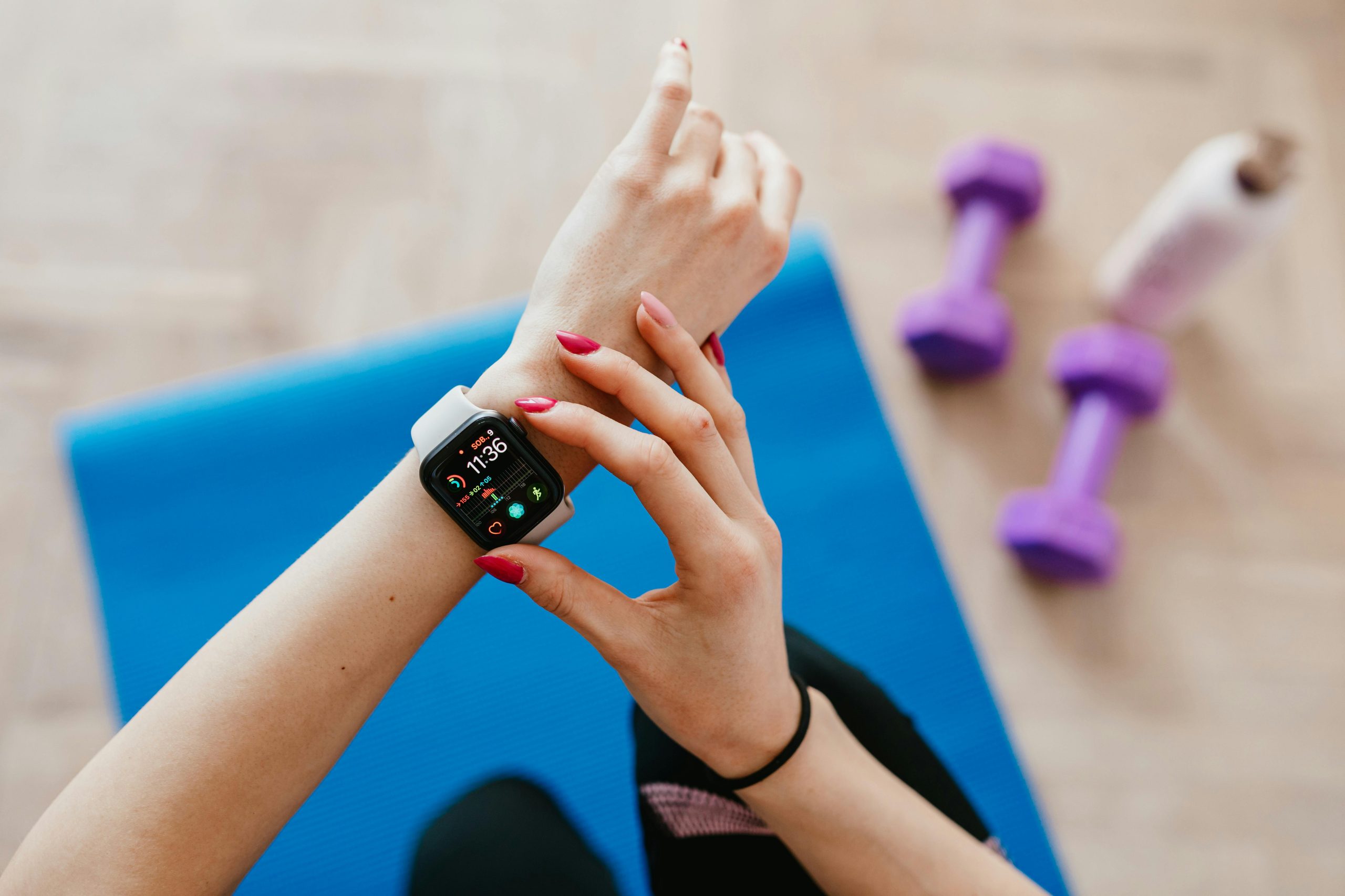 How to Use Wearable Tech to Improve Your Fitness & Performance
